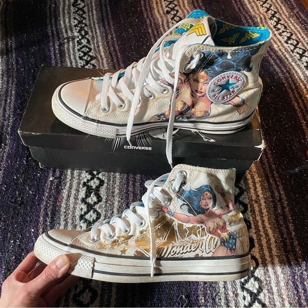 Wonder Woman Converse
